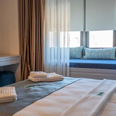 Neva Alacati Hotel Ciftlikkoyu