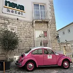 Otel Neva Alacati Alaçatı