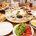 Neva Alacati Otel 4*