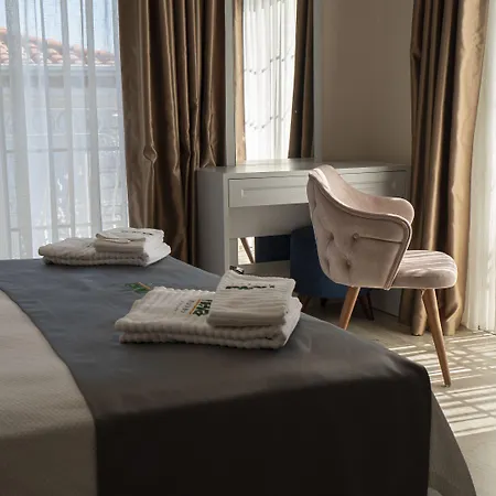 Hotel Neva Alacati 4*