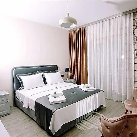 Neva Hotel 4*