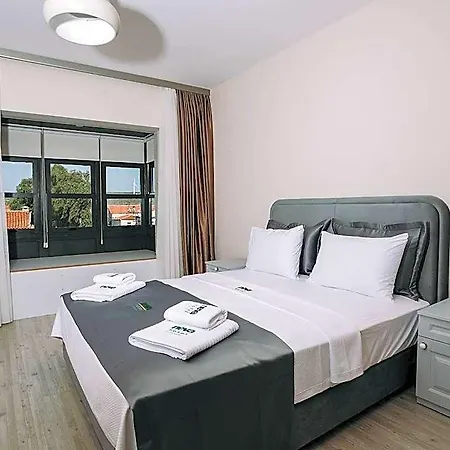 Neva Hotel 4*