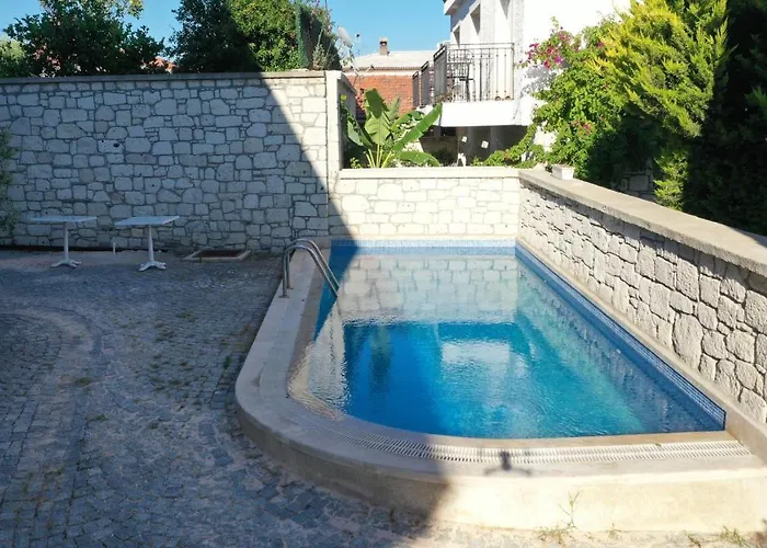 Otel Neva Alacati Ciftlikkoyu